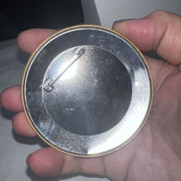 Disney “I had Breakfast with Aladdin” Circle Pin. - Picture 4 of 5